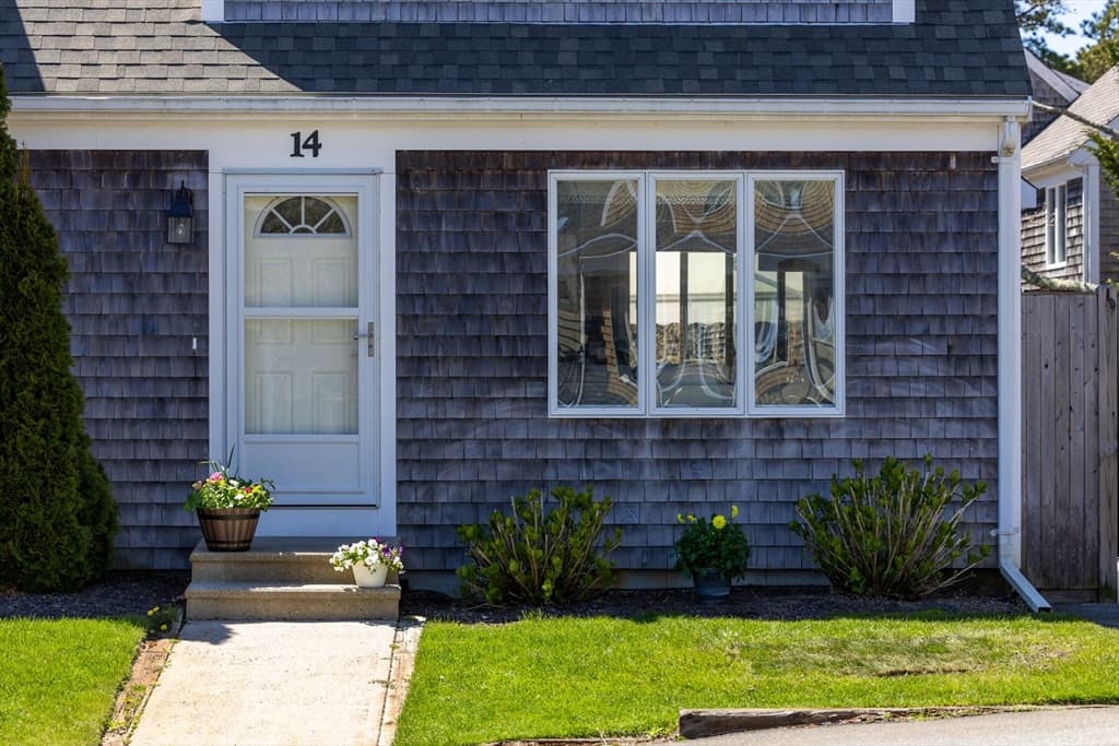 8 Seashore Park Dr #14 photo 3