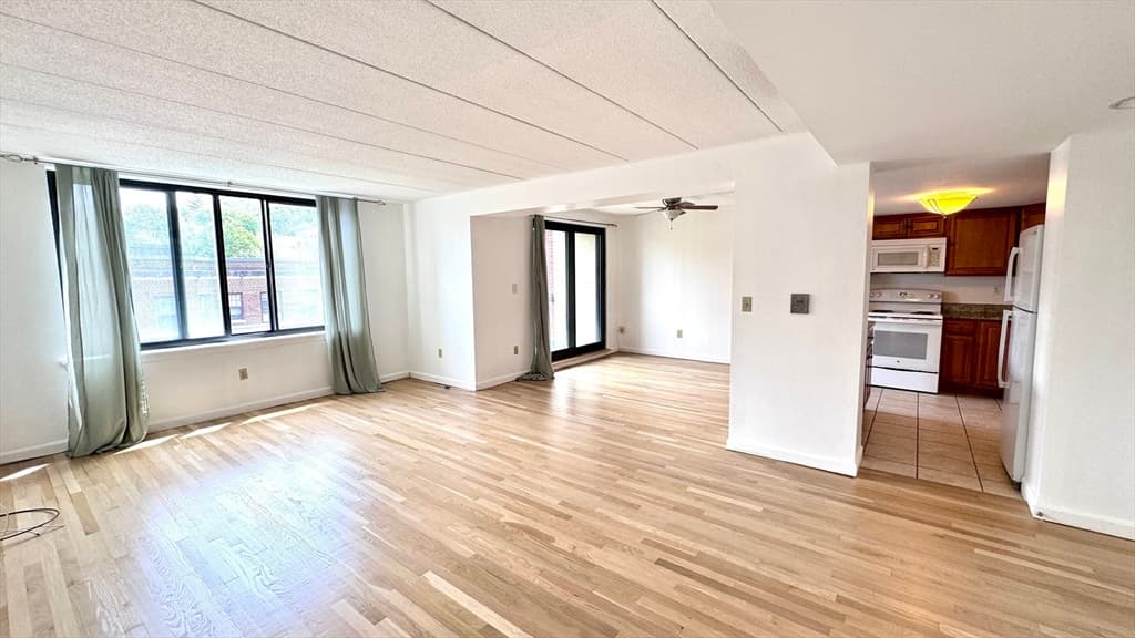 85 Brainerd Rd #404 photo 4