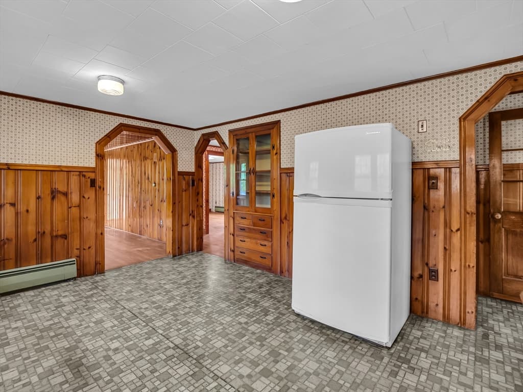 354 Townsend Rd photo 5