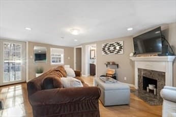 35 Mountain View photo 2