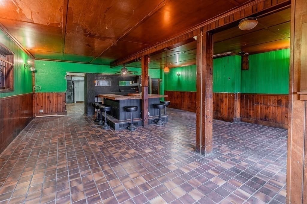 102 Front photo 3