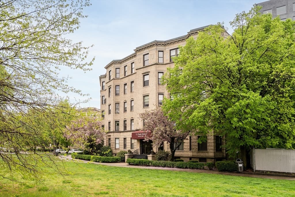 11 Park Dr. #3
