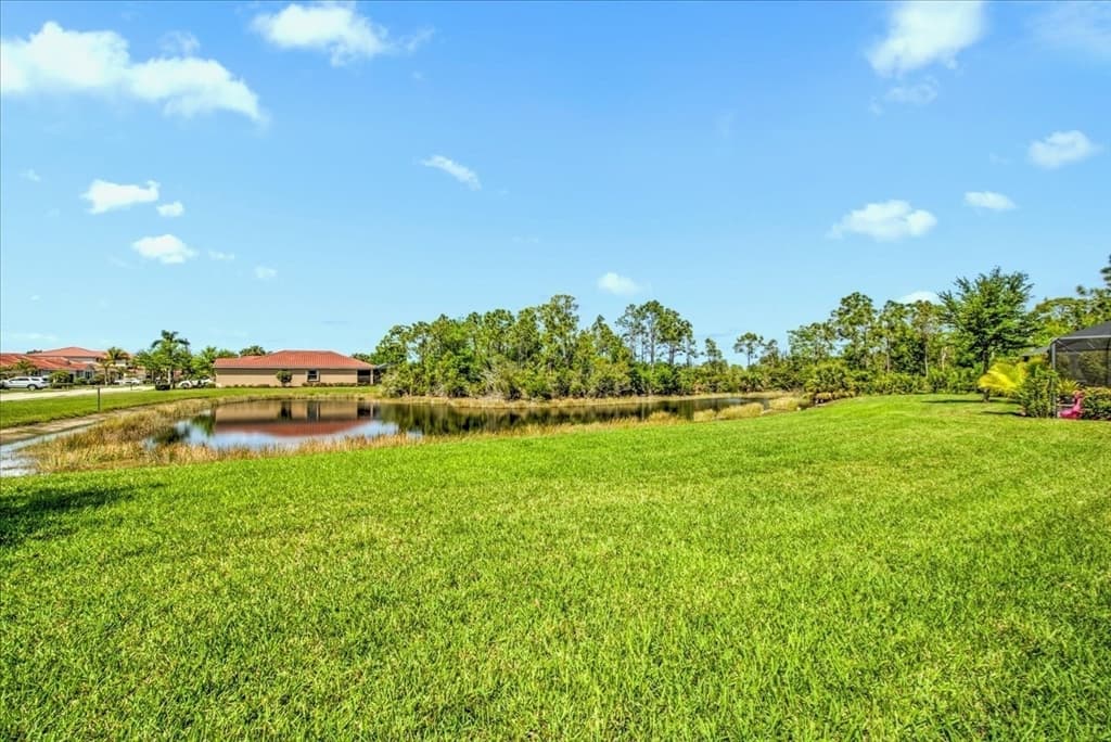 2492 Sawgrass Lake Ct photo 4