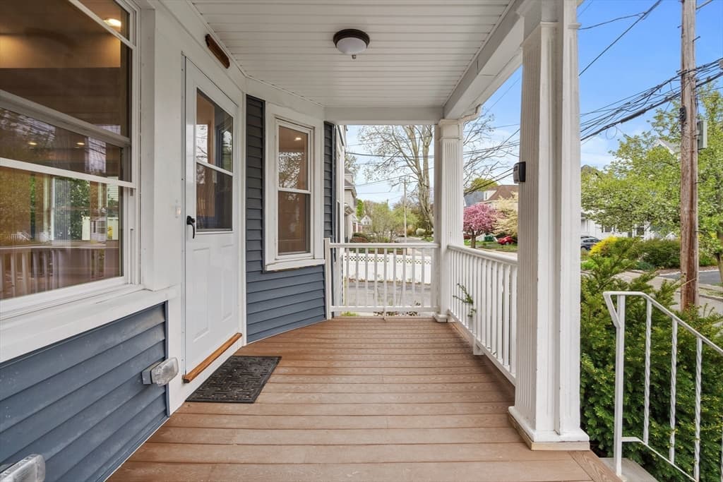 33-35 Farragut Avenue #35 photo 3