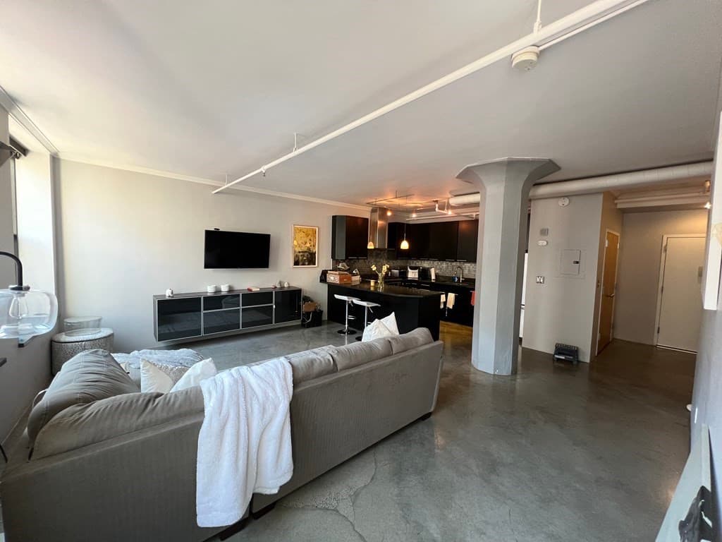 453 Washington St #5B photo 2