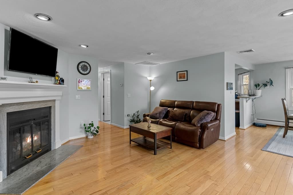 44 Knoll Pl #D photo 3