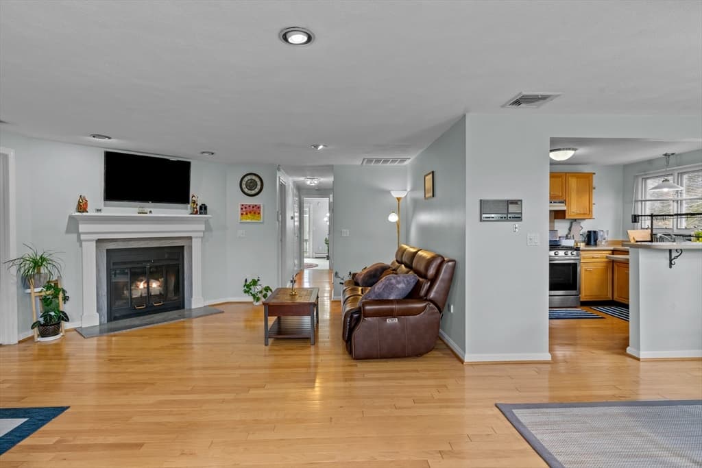 44 Knoll Pl #D photo 5