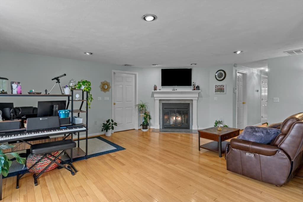 44 Knoll Pl #D photo 4