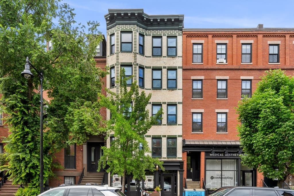 661 Tremont