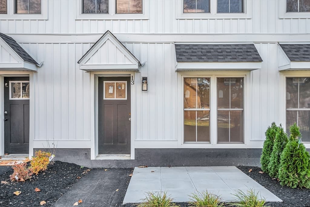 50 Frankfort Street #13