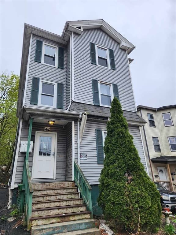 142 Belmont St #3