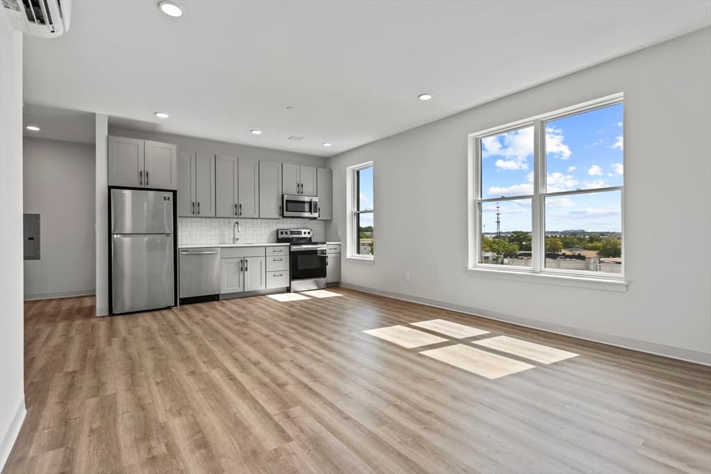 233 Hancock Street #404 photo 3