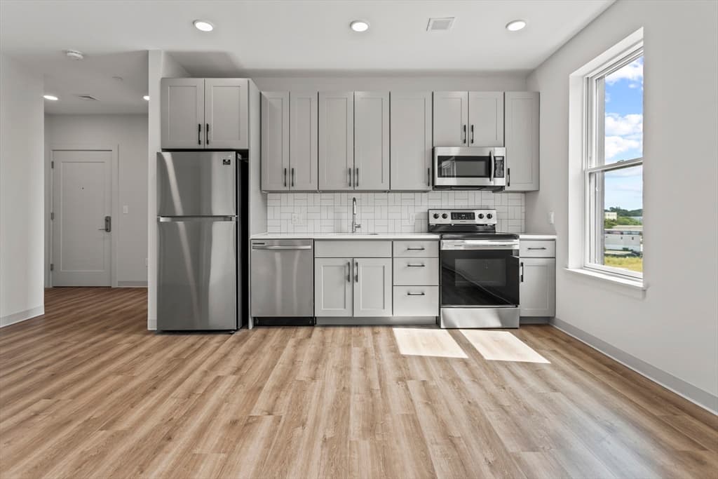 233 Hancock Street #404