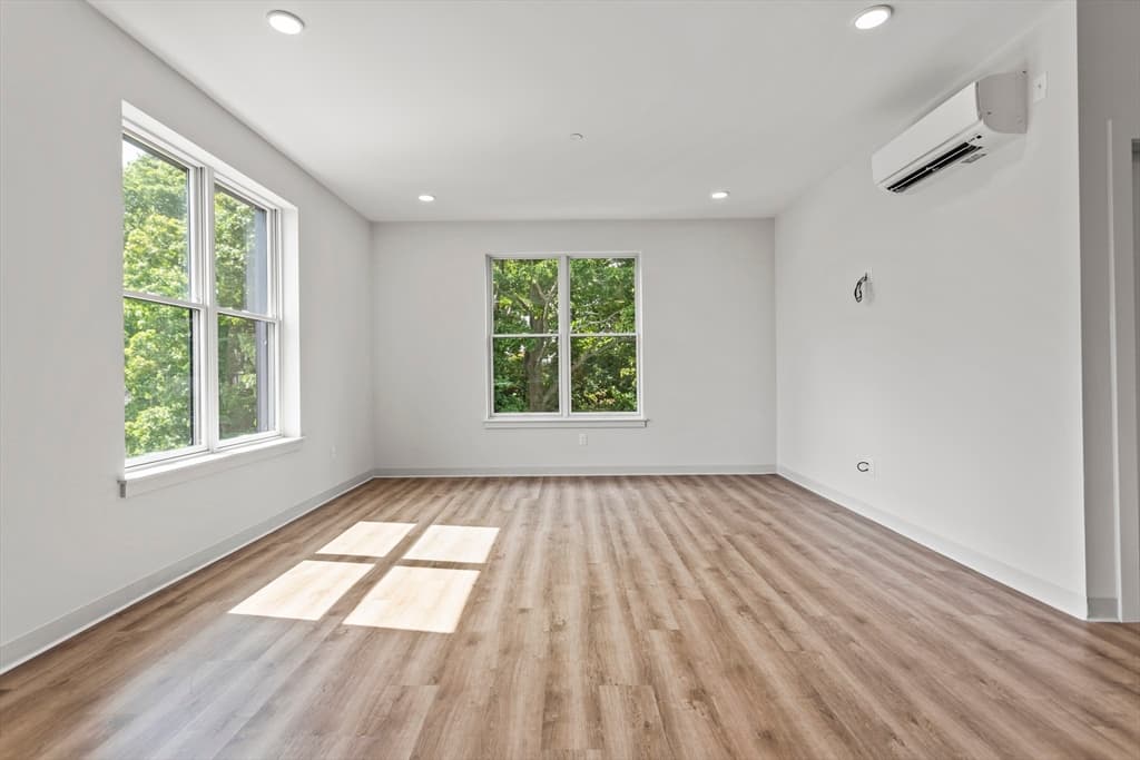 233 Hancock Street #404 photo 5