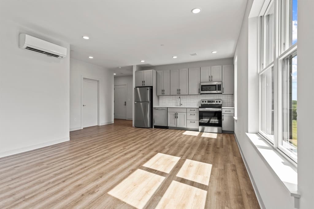 233 Hancock Street #404 photo 4