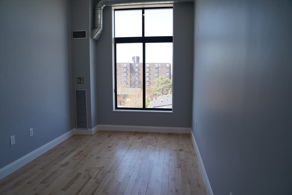 70-72 Northampton St #401 photo 3