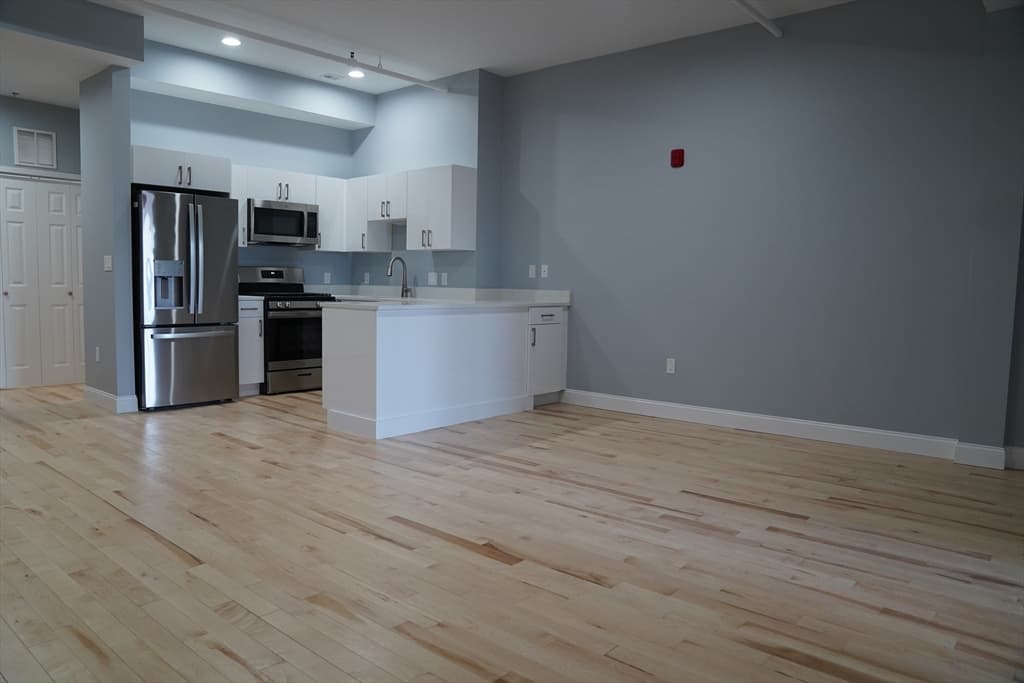 70-72 Northampton St #401