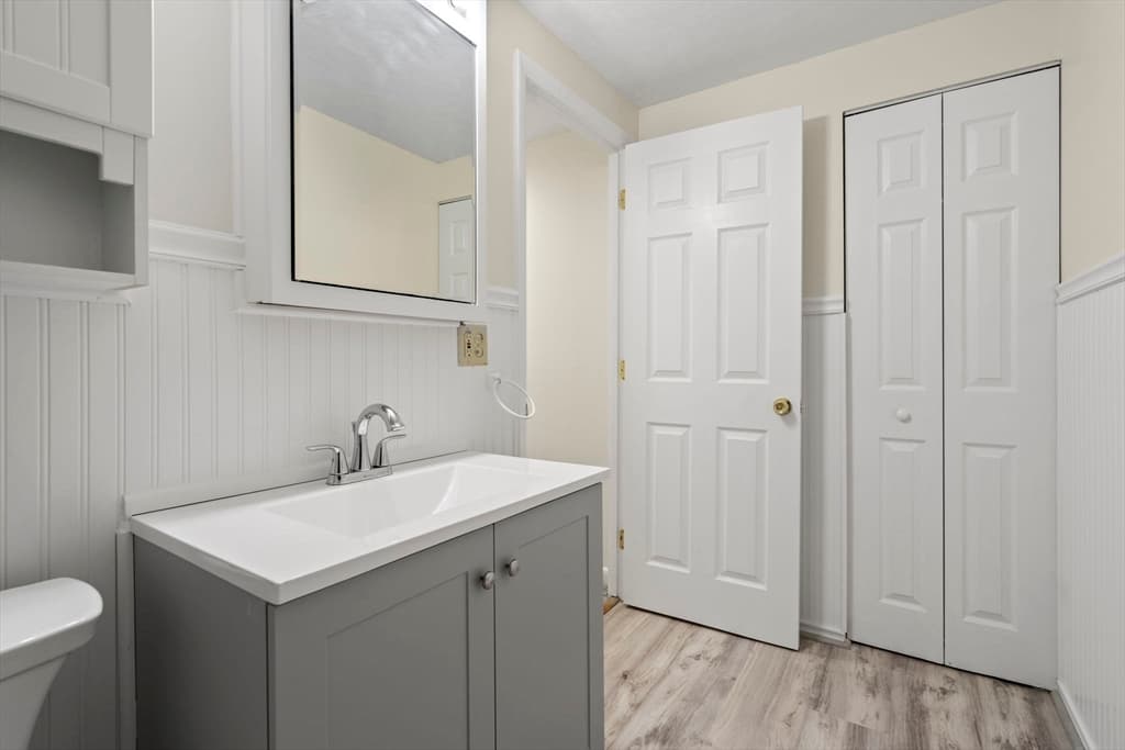 135 Grove St #136 photo 5