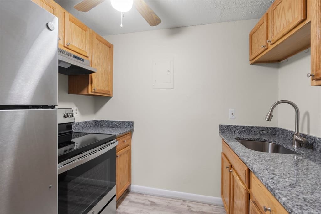 135 Grove St #136 photo 4