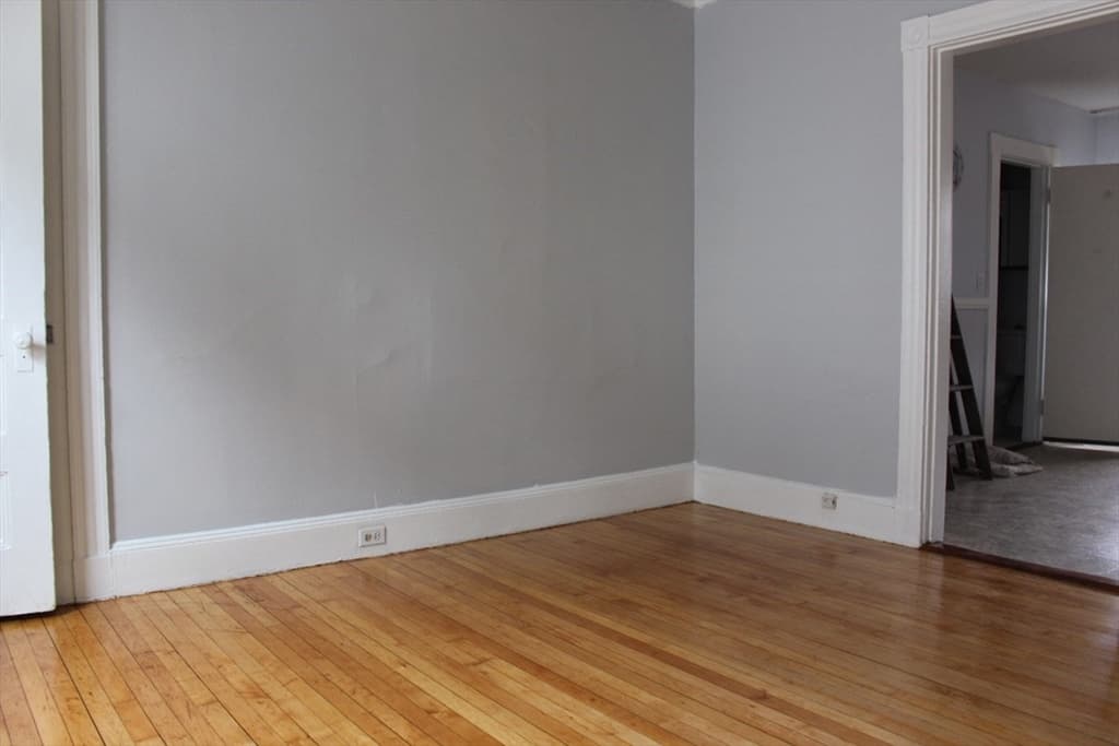 26 N Main St #5 photo 3