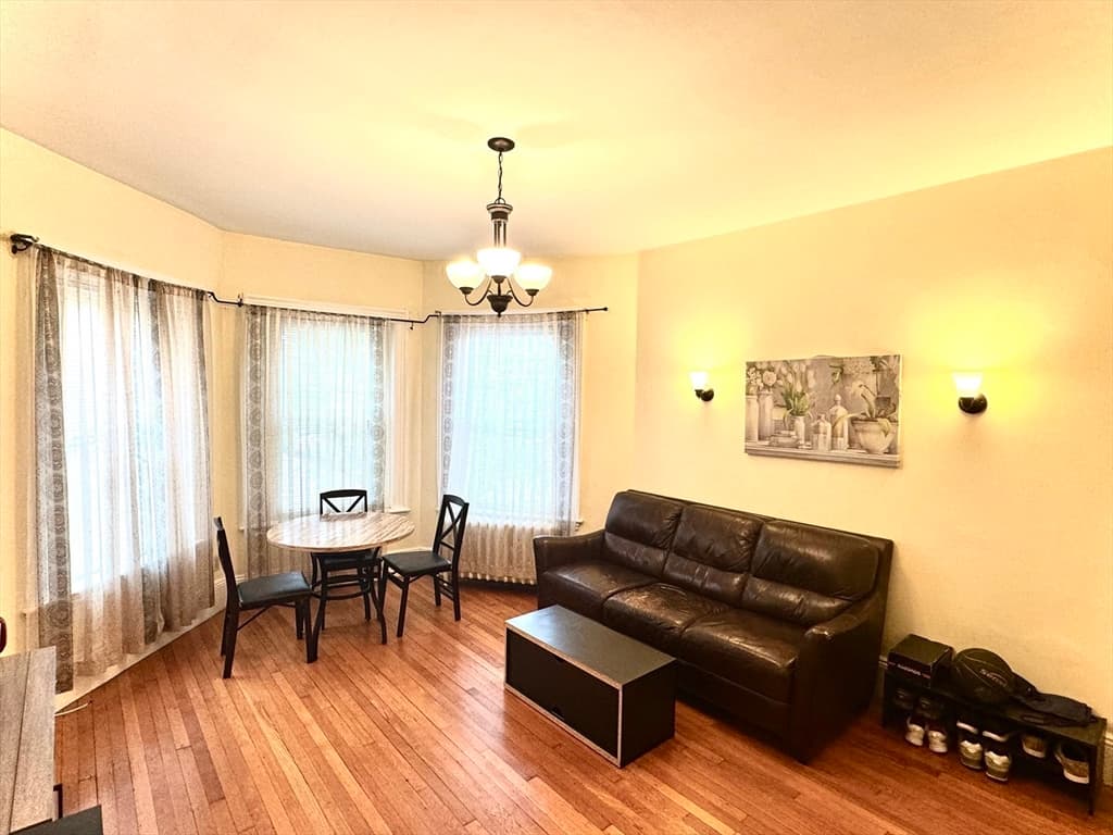 369 Tappan Str. #4 photo 2