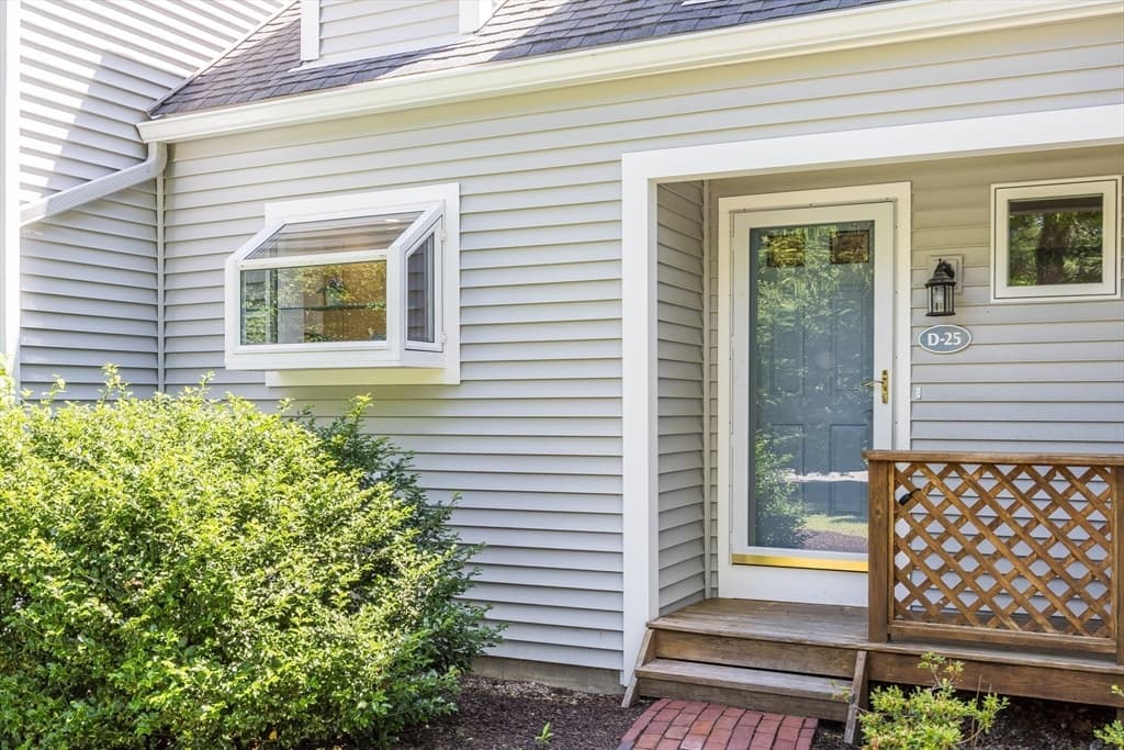 25 Southpoint Drive #D photo 2