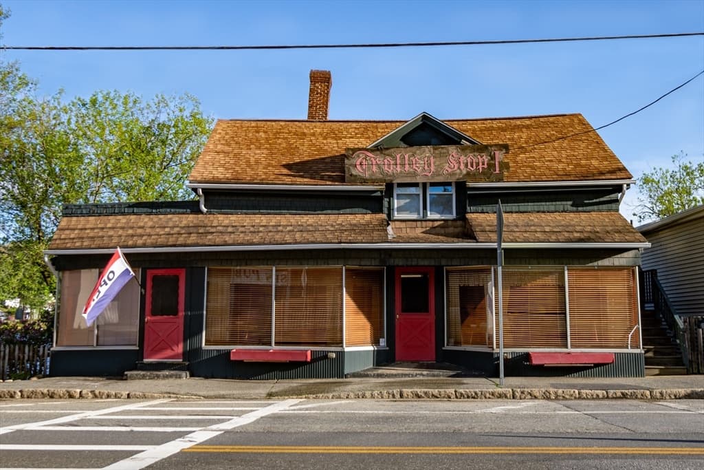 294 E Main St