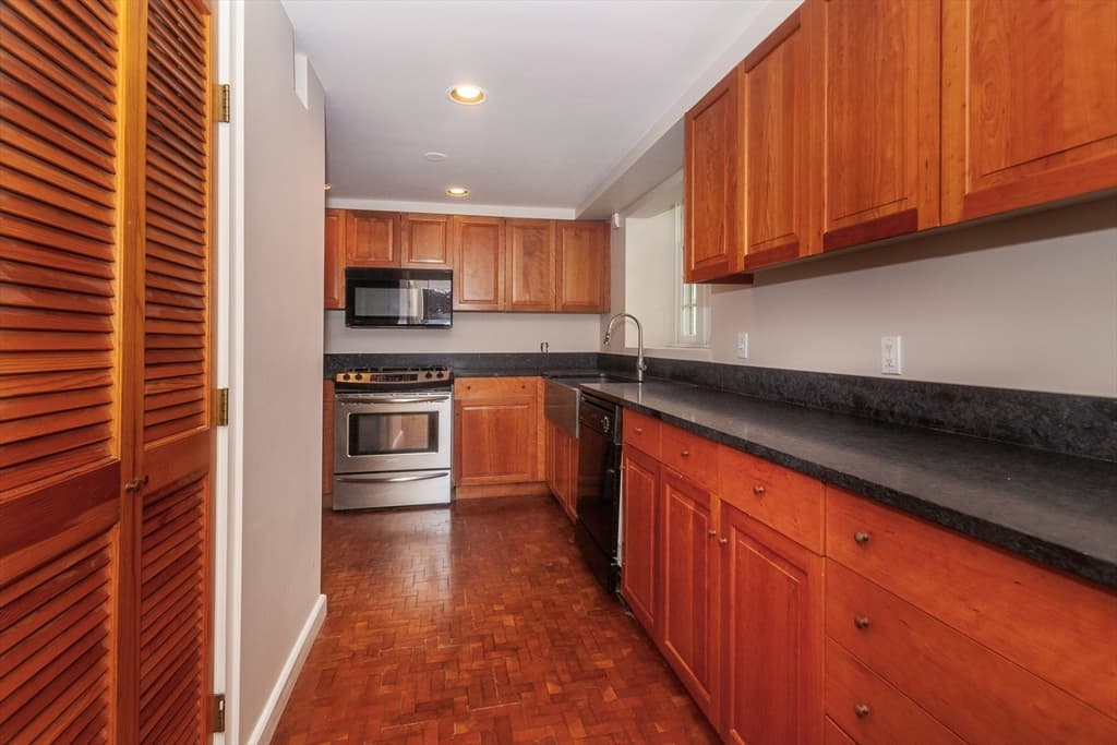 259 Mt. Auburn #259 photo 4