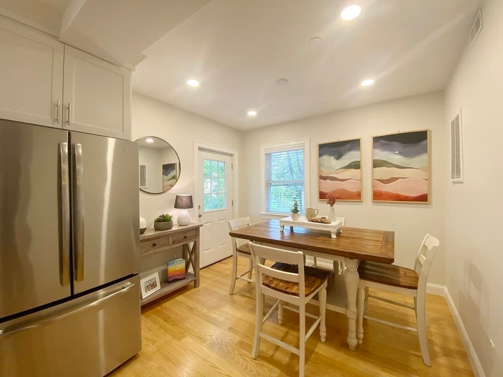 209 Havre St #2 photo 4