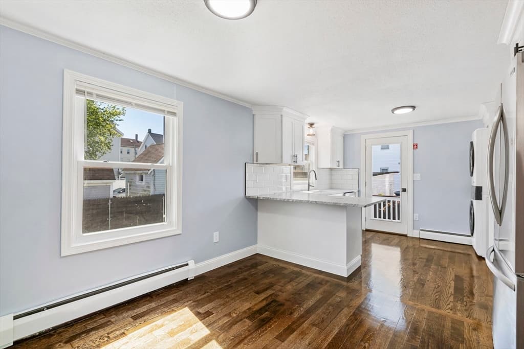270 Wilbur Street photo 5