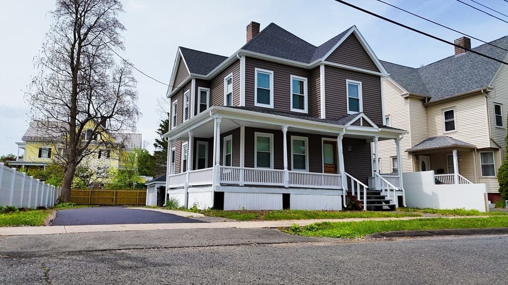 4 Bates St