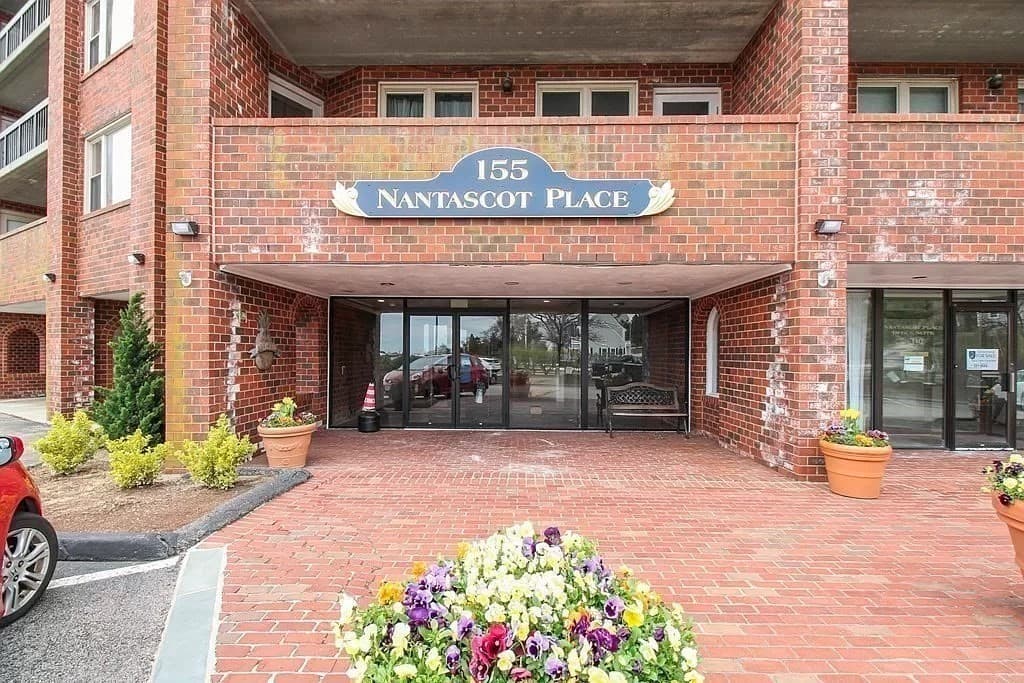 155 George Washington Blvd #707