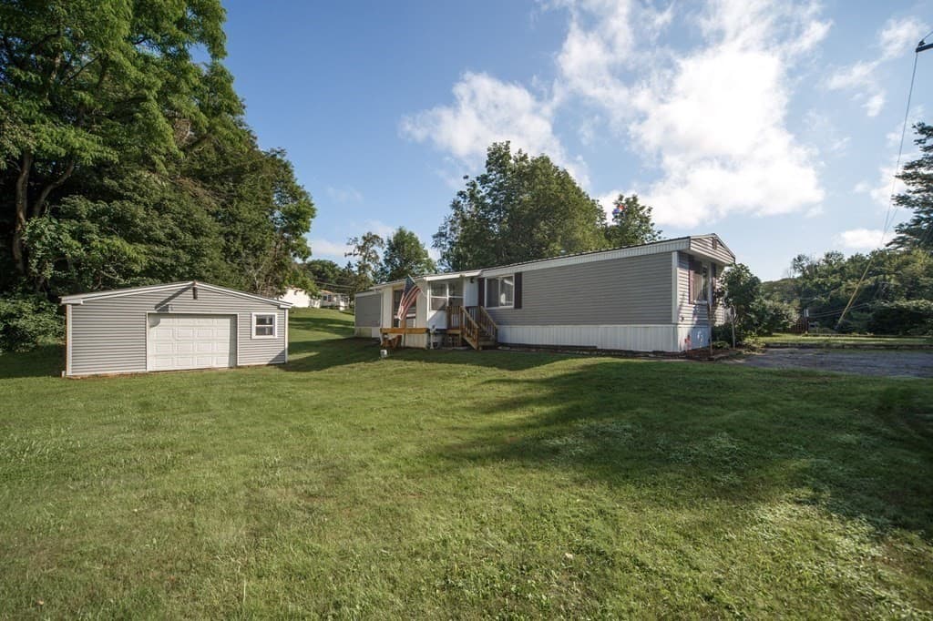 58 Willow Lane photo 2