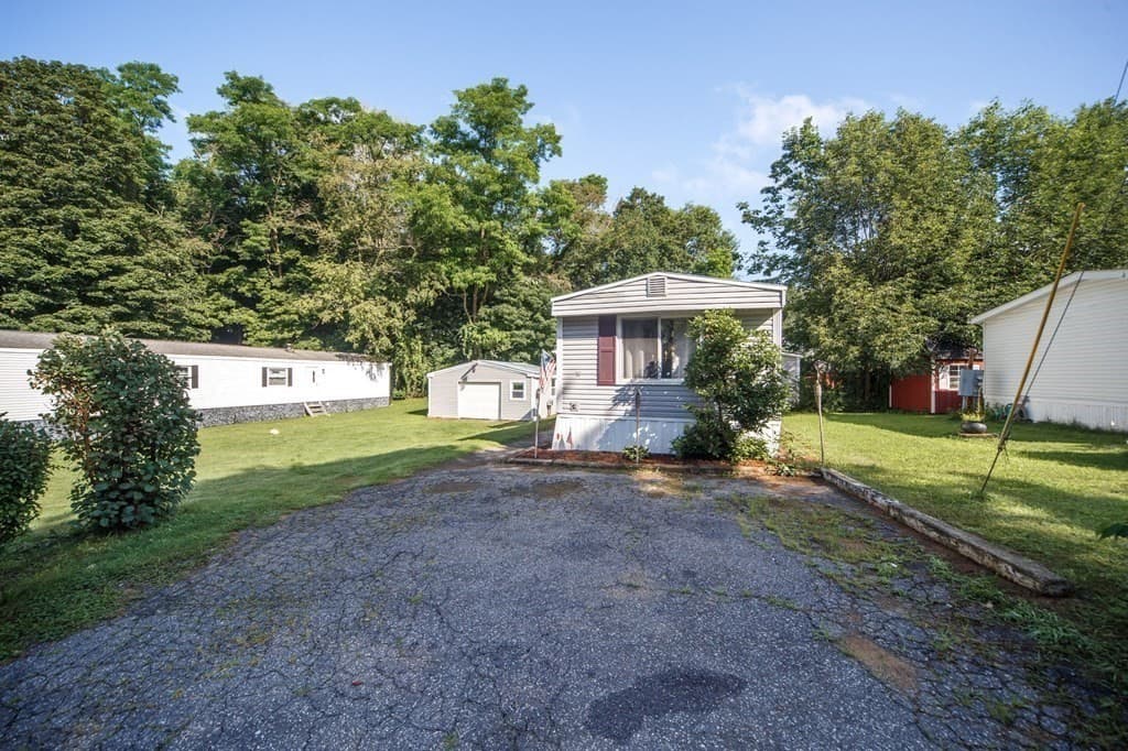 58 Willow Lane photo 5