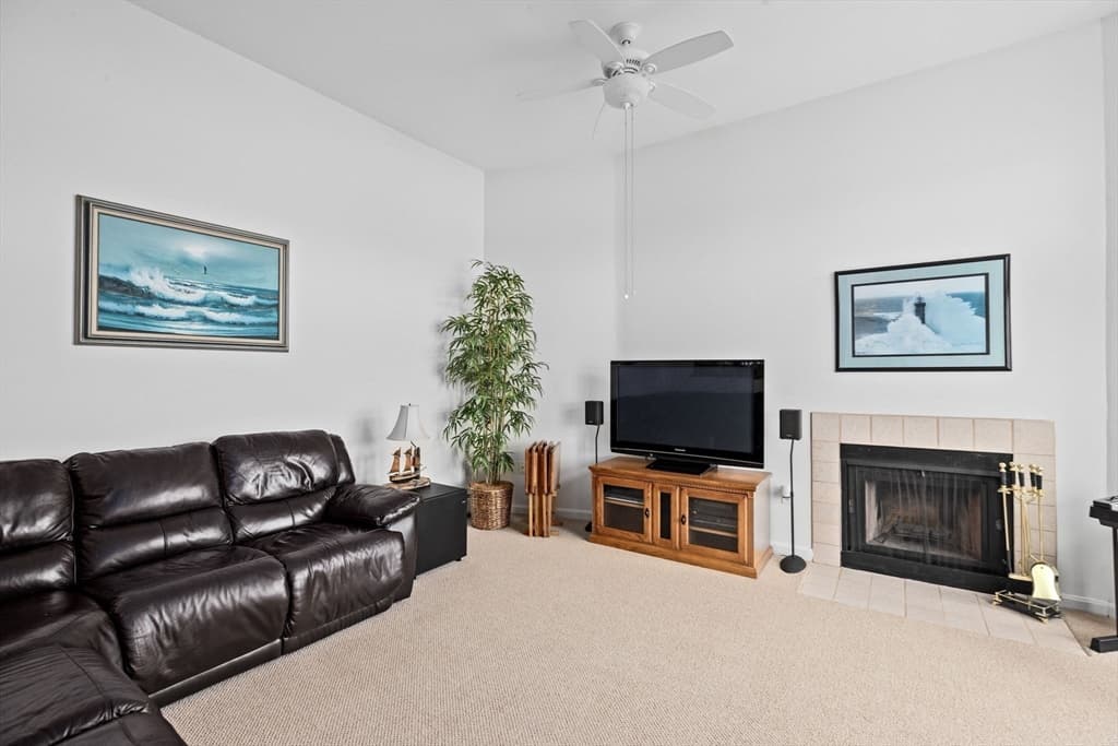 1 Marina Drive #1 photo 4