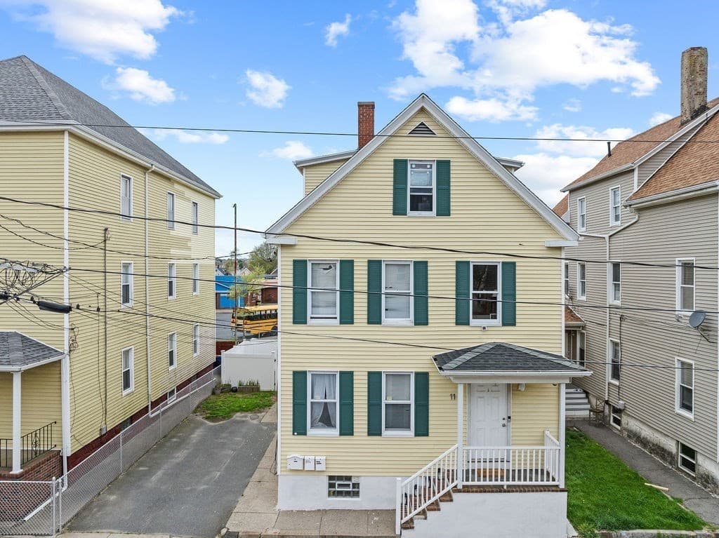 11 Harmony St photo 2