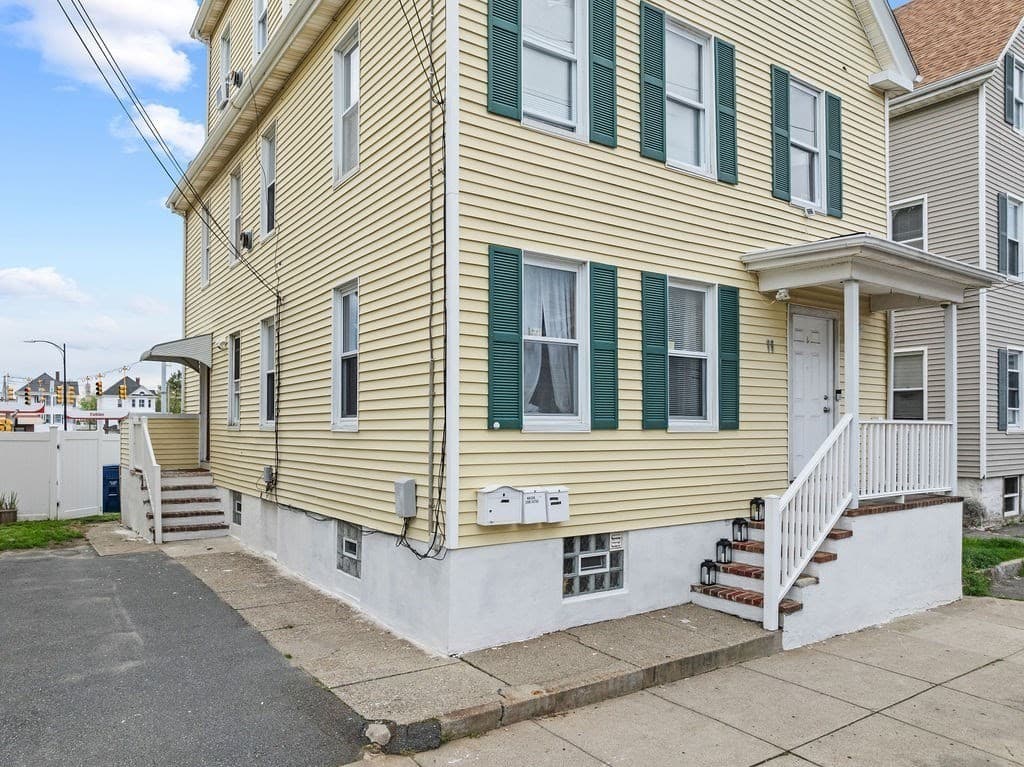 11 Harmony St