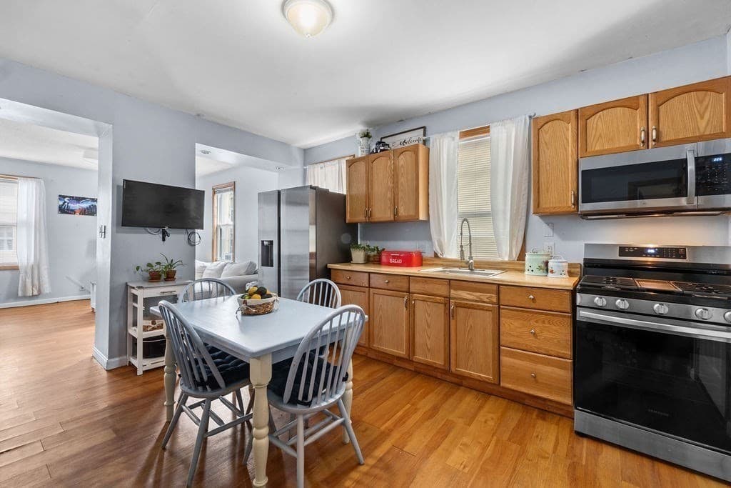 11 Harmony St photo 5