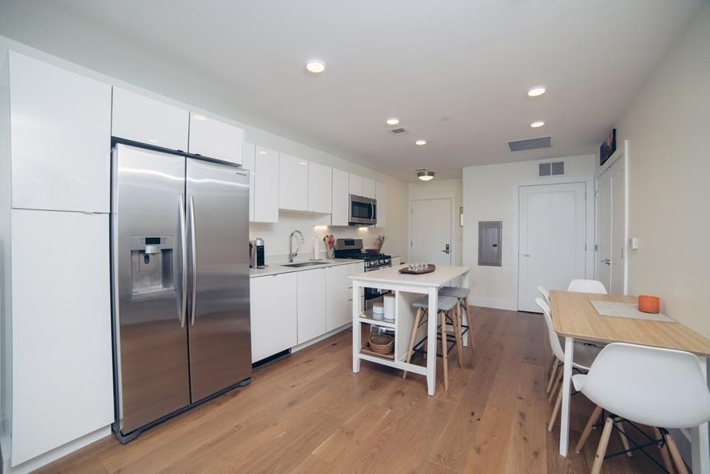 250 Meridian St #402 photo 4