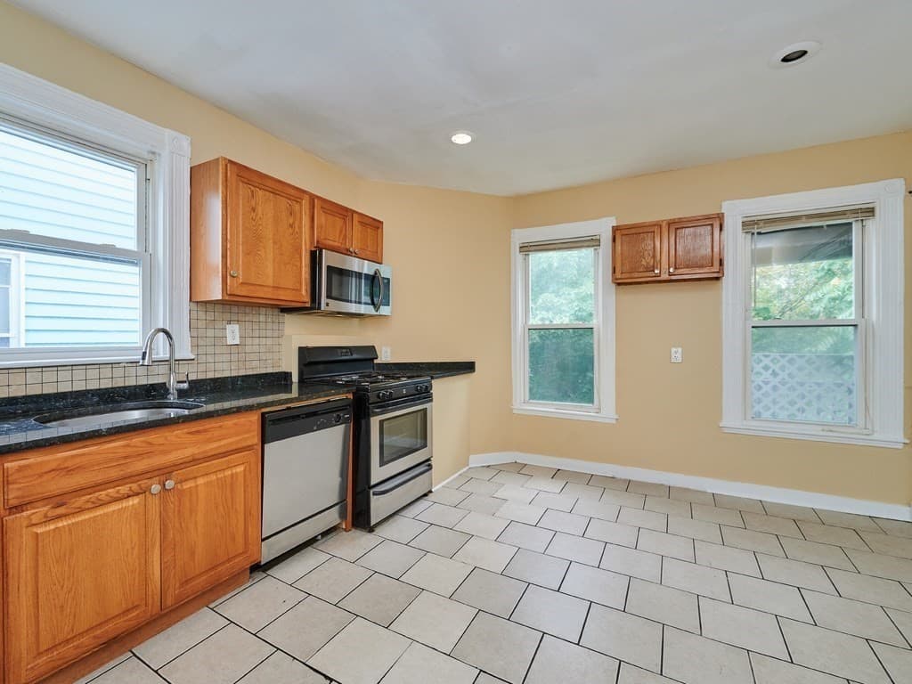 96 Normandy St #1 photo 2