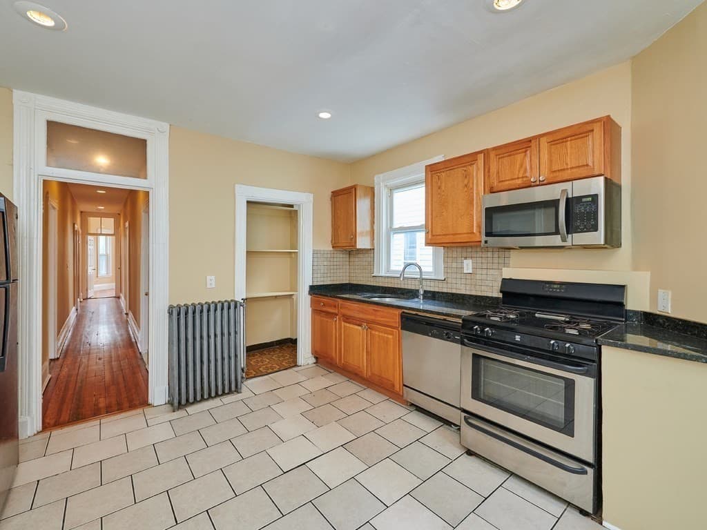 96 Normandy St #1
