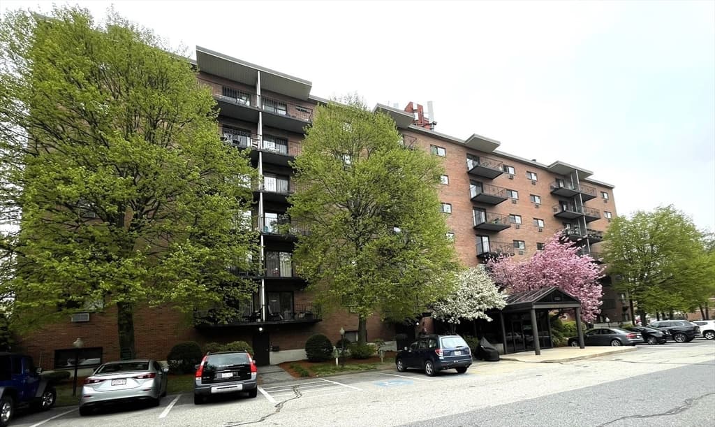 1321 Worcester Rd #304 photo 2