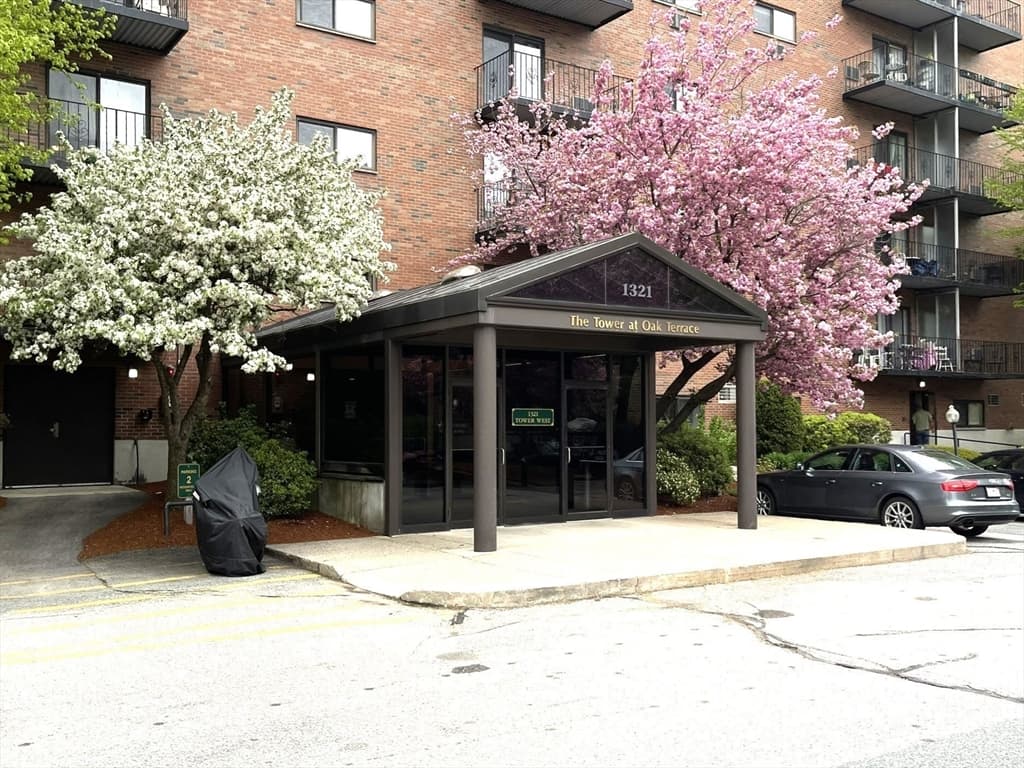 1321 Worcester Rd #304