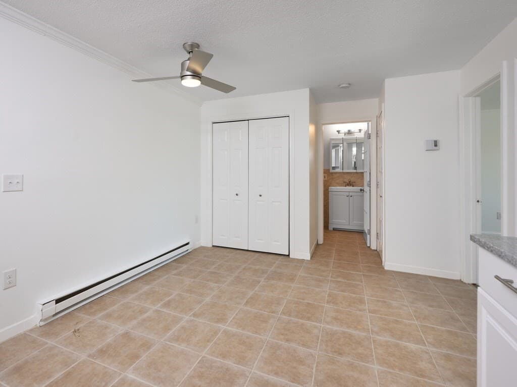 56 Edgeworth #22 photo 4