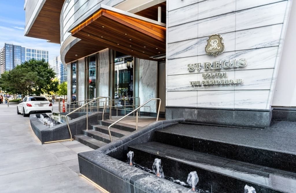 150 Seaport Blvd #PH1G