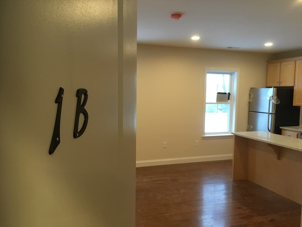 67 North St. #1B photo 2