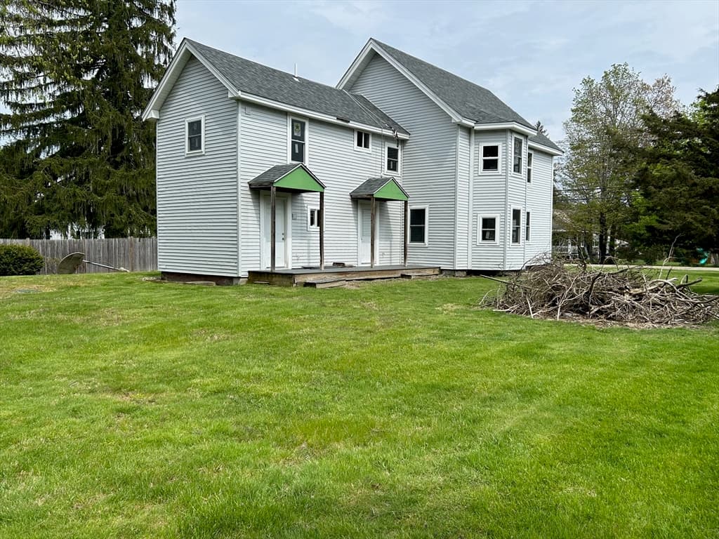19 E Main photo 2