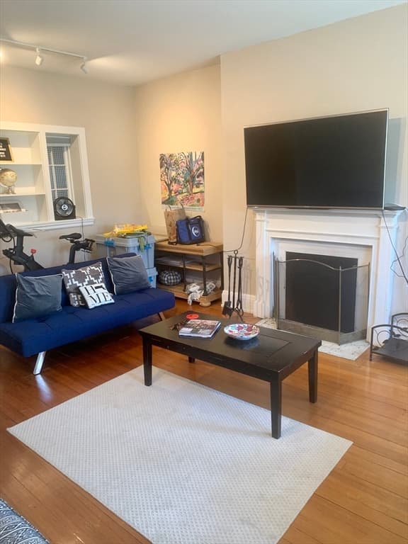 1064 Beacon St #14 photo 2