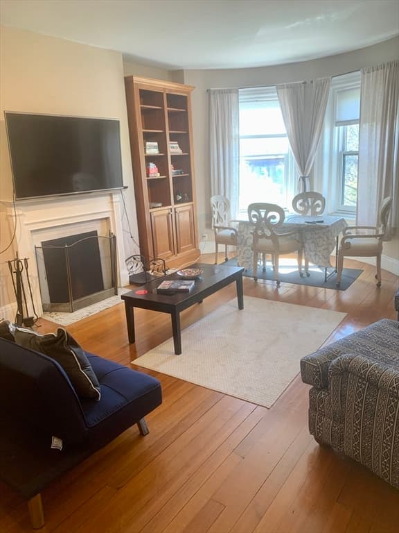 1064 Beacon St #14 photo 3