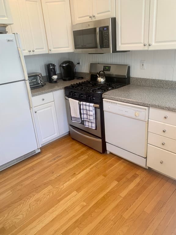 1064 Beacon St #14 photo 5